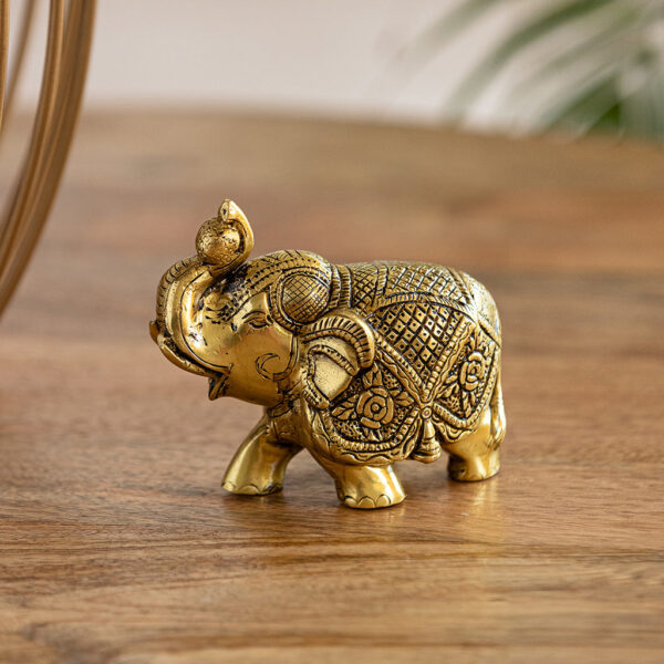 Brass 'Elephant' Handcarved Decorative Showpiece Figurine (Hand-Etched, 10.4 cm, 1 kg)