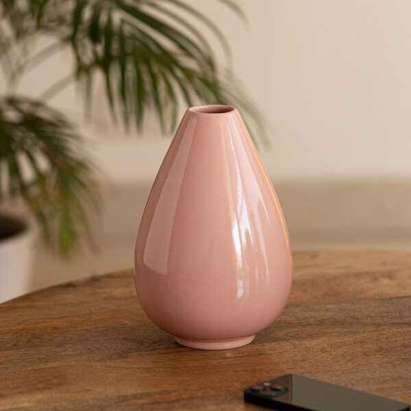 'Dewdrop' Modern Decorative Ceramic Vase (Handglazed Studio Pottery, Dusty Pink, 21.1 cm) 'Dewdrop' Modern Decorative Ceramic Vase (Handglazed Studio Pottery, Dusty Pink, 21.1 cm)