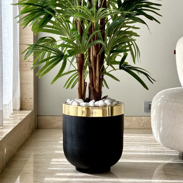 Ebla Iron Planter - Black Ebla Iron Planter - Black