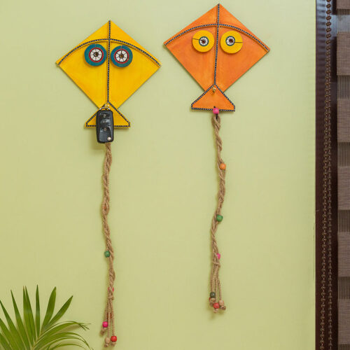 'Kite Pals' Hand-painted Wall Decor In Pine Wood (Set of 2)