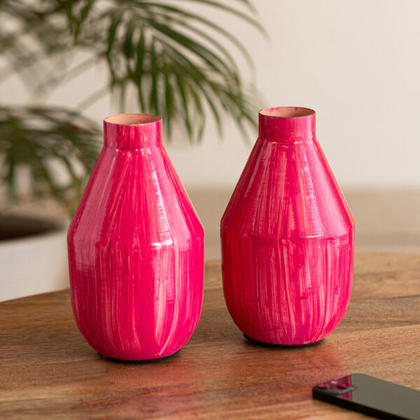 'Ruby' Decorative Metal Vases (Set of 2, Iron, Hand-Painted, 22.6 cm)