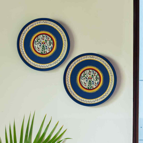'The Warli Tales' Hand-painted Terracotta Wall Plates Wall Decor (20.3 cm, Set of 2, Blue)